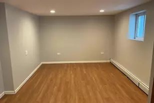 5106 W Sunnyside Ave, Chicago, IL 60630 - Photo 9