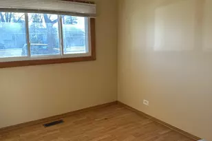 6316 W 83rd Pl, Burbank, IL 60459 - Photo 9