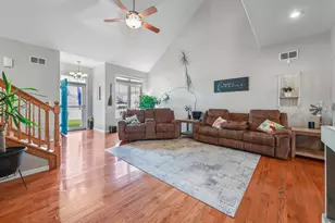 681 Circle Dr, Coal City, IL 60416 - Photo 3