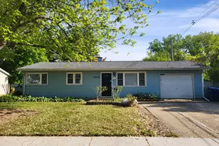 18705 W Ash Dr, Gurnee, IL 60031 - Photo 1