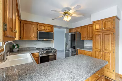 921 Lancaster Avenue, Downers Grove, IL 60516 - Photo 5