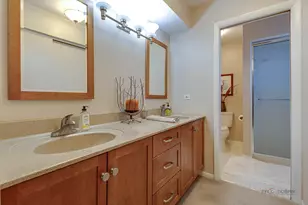 1810 E Waverly Dr, Arlington Heights, IL 60004 - Photo 19