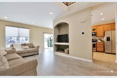 398 S Jade Lane, Round Lake, IL 60073 - Photo 3