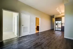 851 W Grand Ave, Chicago, IL 60642 - Photo 3