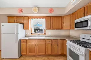 411 E 13th St, Gibson City, IL 60936 - Photo 11