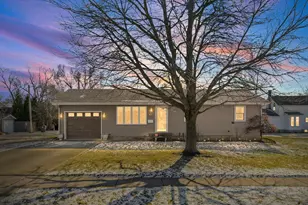 411 E 13th St, Gibson City, IL 60936 - Photo 23