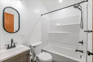 411 E 13th St, Gibson City, IL 60936 - Photo 13