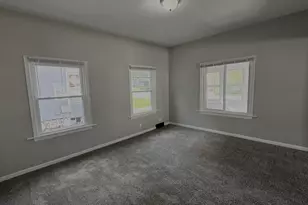 453 Addison St, Elgin, IL 60120 - Photo 3