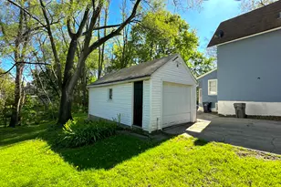 453 Addison St, Elgin, IL 60120 - Photo 23