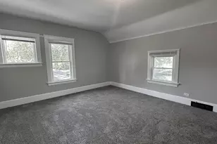 453 Addison St, Elgin, IL 60120 - Photo 7