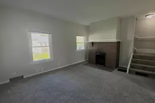 453 Addison St, Elgin, IL 60120 - Photo 5