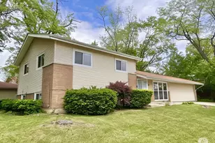 332 Gentry St, Park Forest, IL 60466 - Photo 1