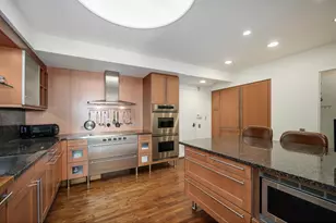 175 E Delaware Pl, Chicago, IL 60611 - Photo 13