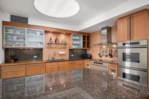 175 E Delaware Pl, Chicago, IL 60611 - Photo 15