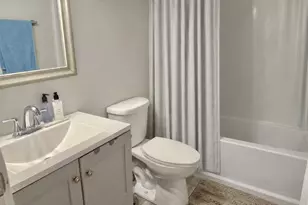 5 Villa Verde Dr, Buffalo Grove, IL 60089 - Photo 7