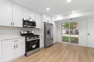 372 Windsong Ct, Bolingbrook, IL 60440 - Photo 17