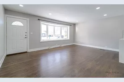 [Address not provided], Mount Prospect, IL 60056 - Photo 3