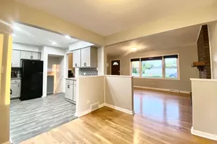 112 E 160th Pl, South Holland, IL 60473 - Photo 17