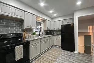 112 E 160th Pl, South Holland, IL 60473 - Photo 13