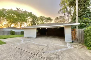 112 E 160th Pl, South Holland, IL 60473 - Photo 23