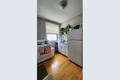 1919 W Berteau Avenue #3B, Chicago, IL 60613 - Photo 9