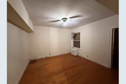 7816 S Phillips Avenue, Chicago, IL 60649 - Photo 3