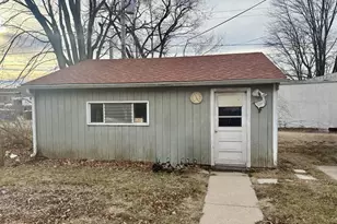 131 W Erie St, Spring Valley, IL 61362 - Photo 5