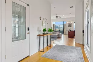 1226 W Huron St, Chicago, IL 60642 - Photo 3