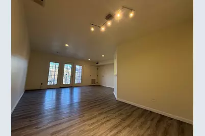 684 Quincy Bridge Lane #302, Glenview, IL 60025 - Photo 3