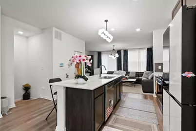 343 Summit Circle Summit Circle #343, Lombard, IL 60148 - Photo 7