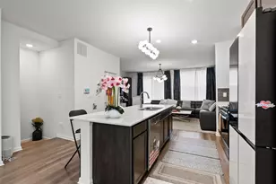 343 Summit Circle Summit Circle, Lombard, IL 60148 - Photo 7