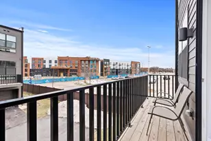 343 Summit Circle Summit Circle, Lombard, IL 60148 - Photo 3