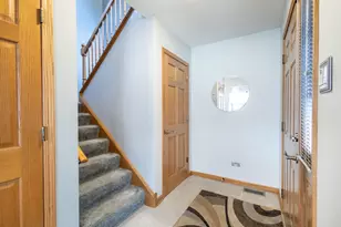 8951 Silverdale Dr, Orland Park, IL 60462 - Photo 9