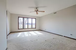 2183 Oak Hill Dr, Lisle, IL 60532 - Photo 15