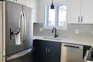 136 Peach St, Park Forest, IL 60466 - Photo 7