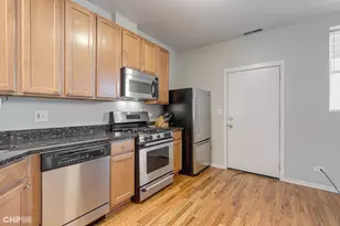 3124 W Cullom Ave, Chicago, IL 60618 - Photo 7