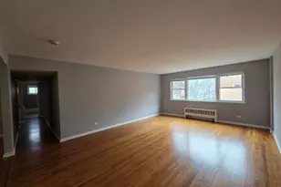 2611 W Fitch Ave, Chicago, IL 60645 - Photo 3