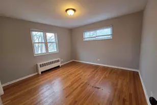 2611 W Fitch Ave, Chicago, IL 60645 - Photo 13