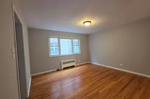 2611 W Fitch Ave, Chicago, IL 60645 - Photo 5