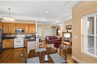 6703 N Bosworth Avenue #A3, Chicago, IL 60626 - Photo 5