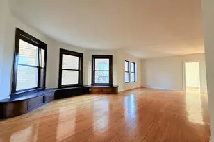 3939 N Pine Grove Ave, Chicago, IL 60613 - Photo 3