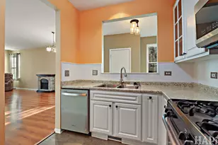 2947 Falling Waters Dr, Lindenhurst, IL 60046 - Photo 11