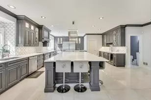 7215 Inverway Dr, Lakewood, IL 60014 - Photo 11