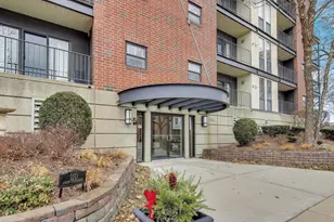 110 S Evergreen Ave, Arlington Heights, IL 60005 - Photo 3