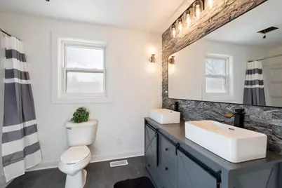 318 E Liberty Street, Wauconda, IL 60084 - Photo 3