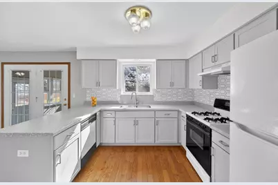 215 Alexandra Court, North Aurora, IL 60542 - Photo 13