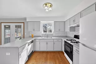 215 Alexandra Ct, North Aurora, IL 60542 - Photo 13