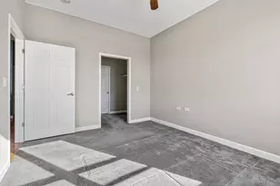 9355 Irving Park Rd, Schiller Park, IL 60176 - Photo 9