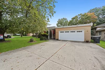 943 E 164th Court, South Holland, IL 60473 - Photo 1