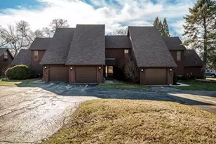 5055 Woodlake Dr, Loves Park, IL 61111 - Photo 3